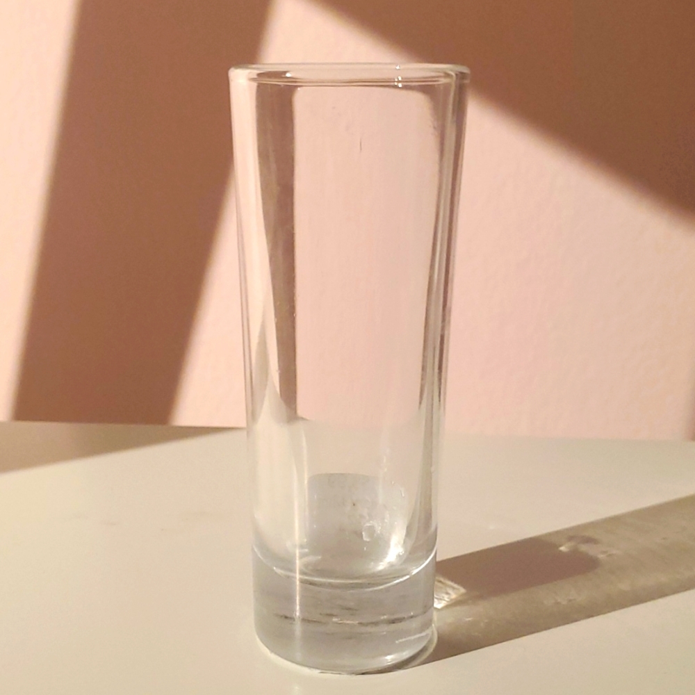 Glass votive vessel